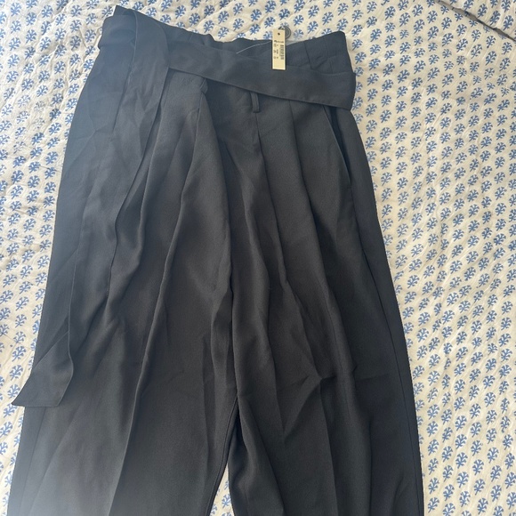 Madewell Black Paperbag style pants size 10 - Picture 3 of 4
